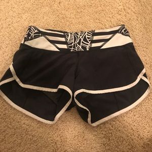 black lulu lemon shorts